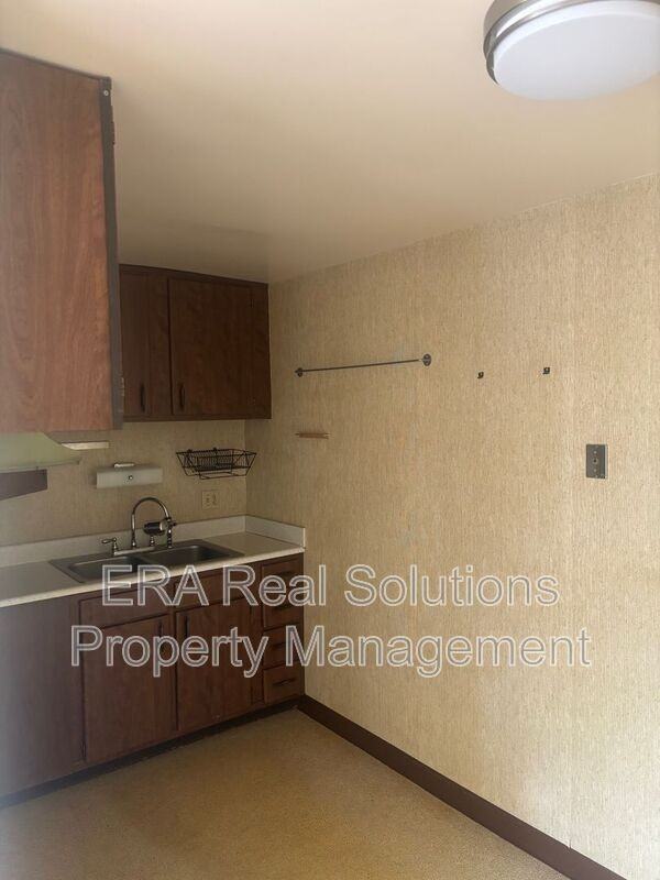 952 Seton Ave - Photo 4 of 6