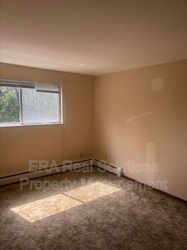 952 Seton Ave - Photo 5 of 6