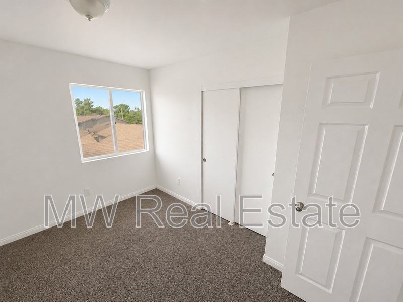 238 E Venon Ave #304 - Photo 5 of 11
