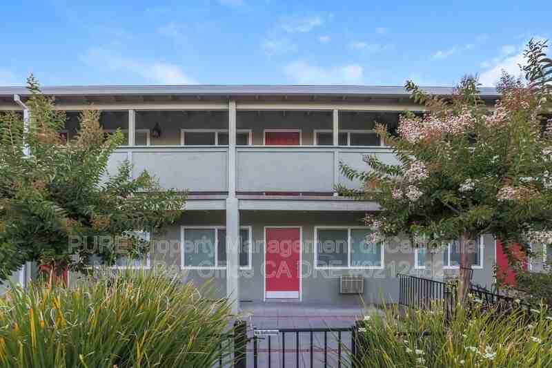 555 Dexter St #B - Photo 3 of 31
