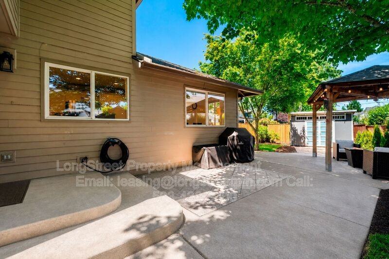 3144 Ne 2nd Ct - Photo 5 of 50