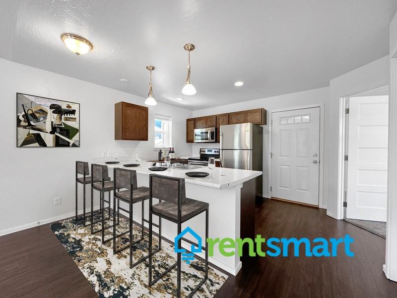 2245 South Ave W - Photo 3 of 14