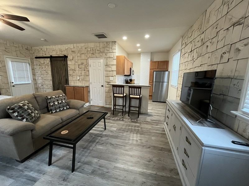 2226 Knickerbocker Dr - Photo 3 of 13
