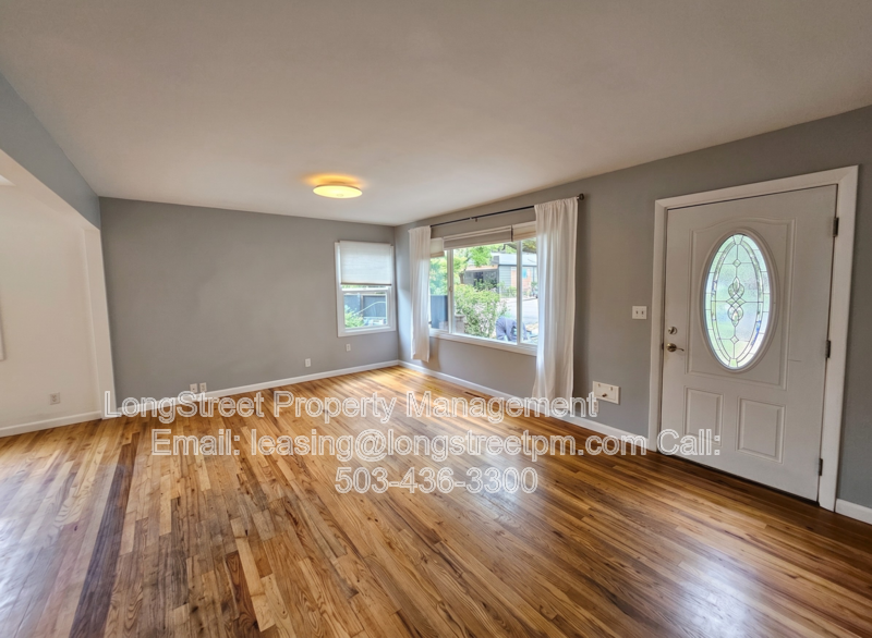 2205 N Willamette Blvd - Photo 2 of 23