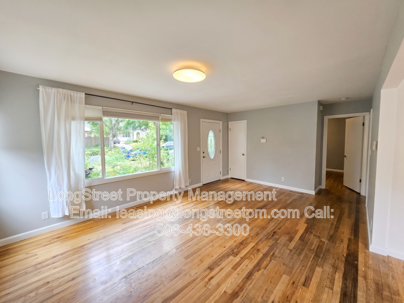 2205 N Willamette Blvd - Photo 3 of 23