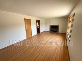 featured image of 2004 W 33rd St