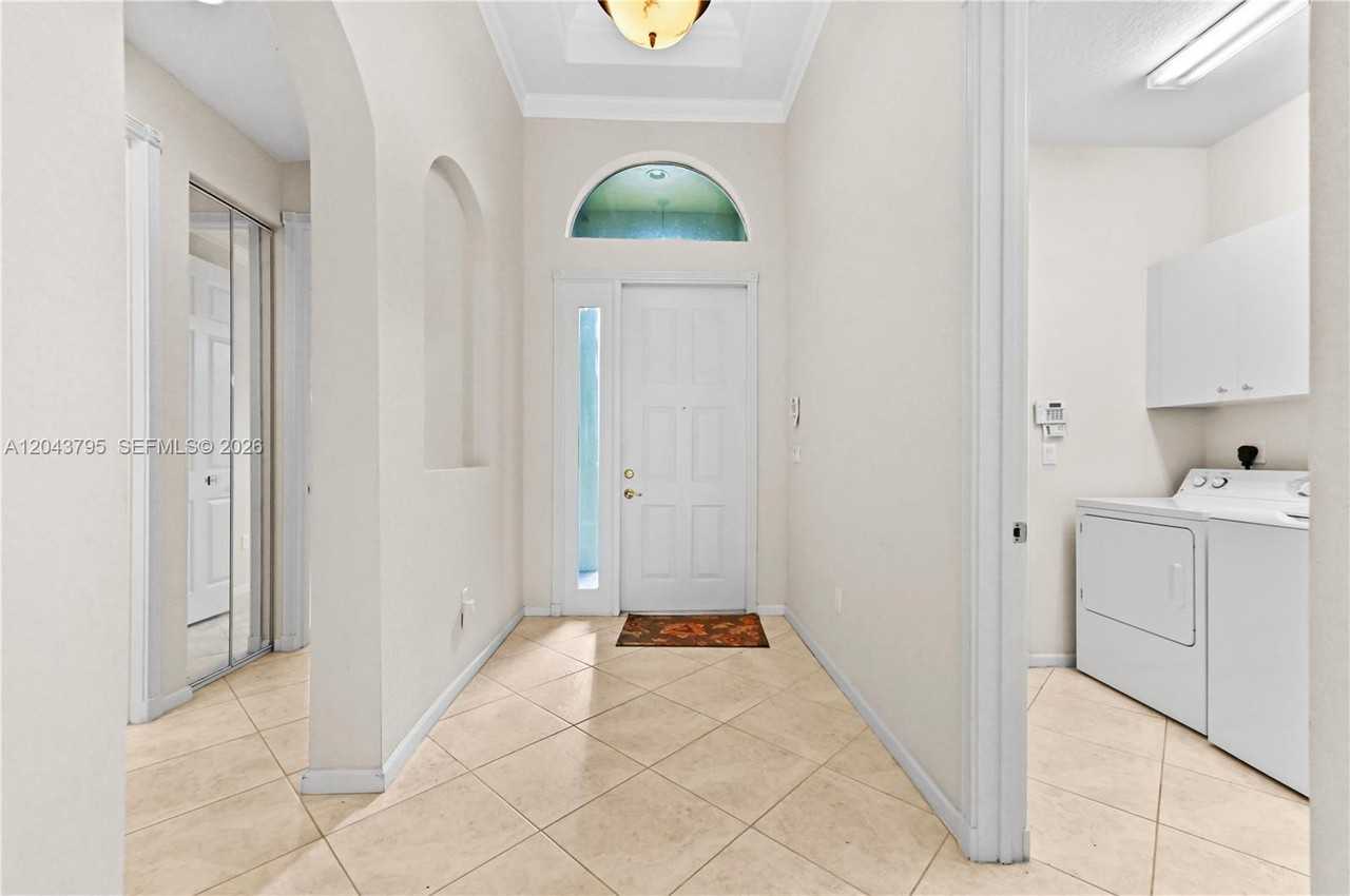 6823 Fabiano Circle - Photo 5 of 8