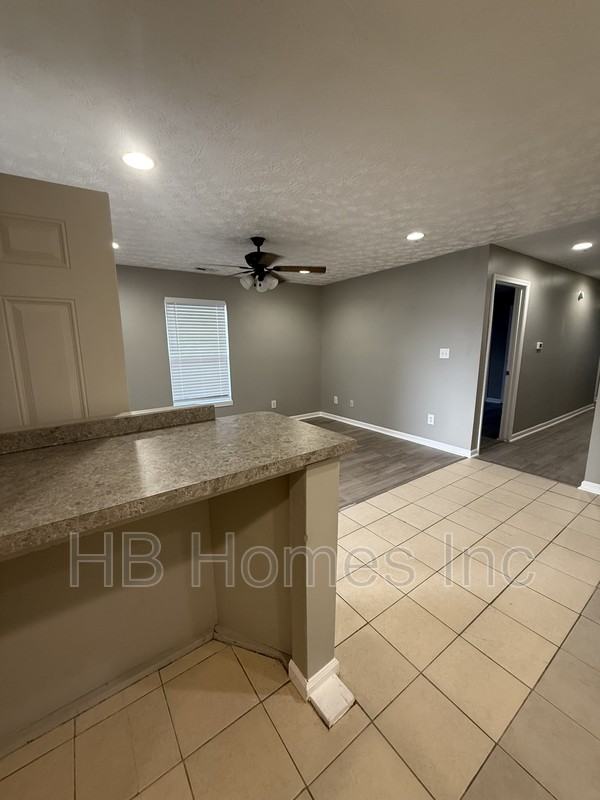 407 Ash St - Photo 2 of 23