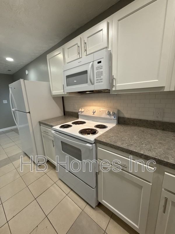 407 Ash St - Photo 3 of 23