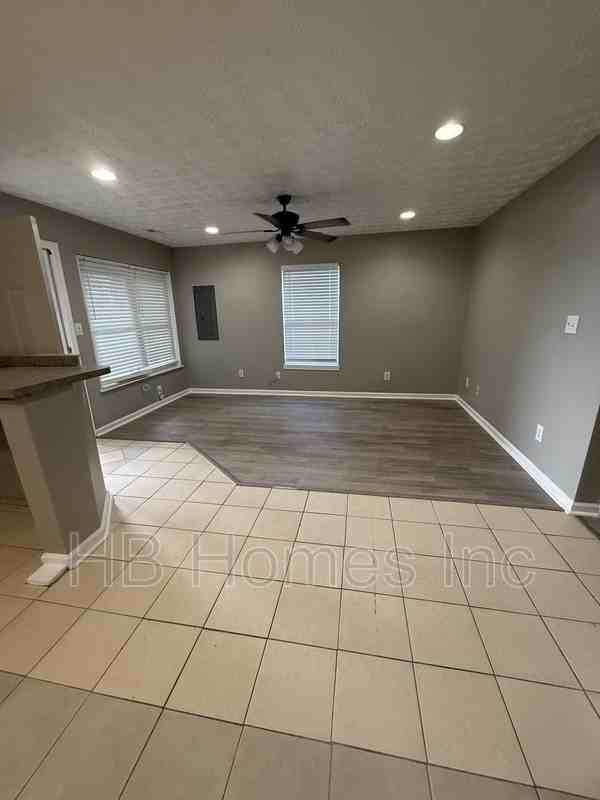 407 Ash St - Photo 6 of 23