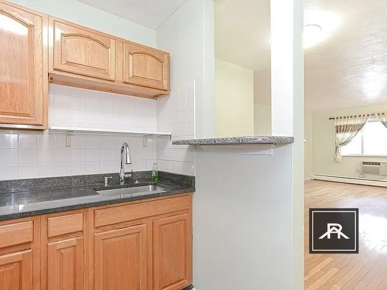 44 Adams St #C7 - Photo 4 of 10
