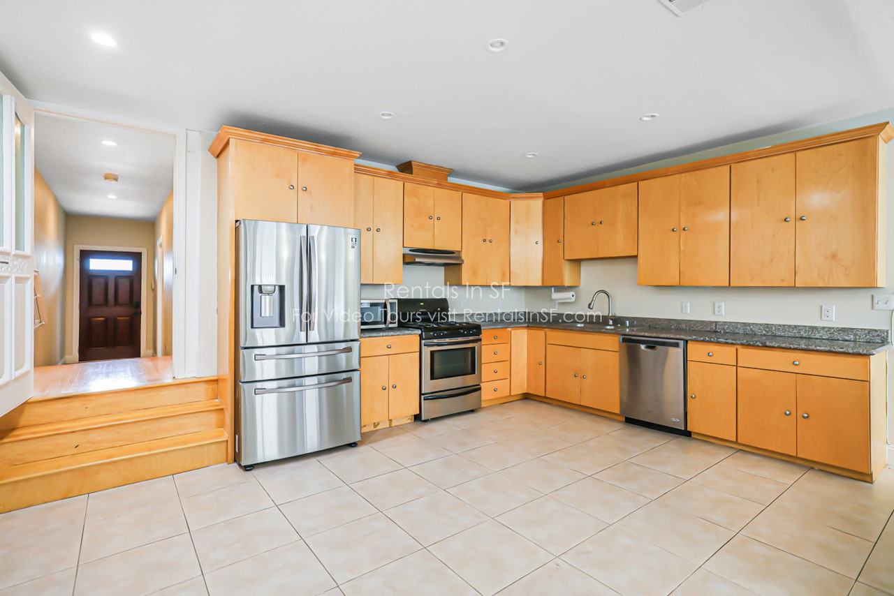 540 Griffith St - Photo 3 of 25