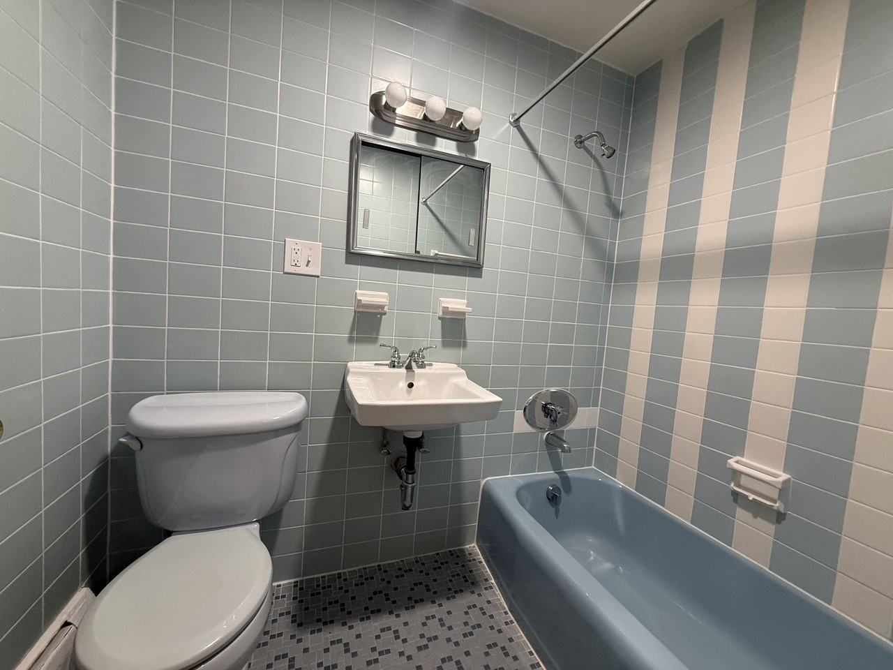 Commonwealth Ave. & Foster Street #35 - Photo 2 of 8
