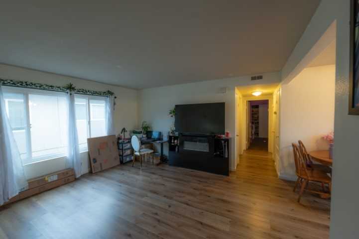 337 Grand Blvd #4 - Photo 4 of 9