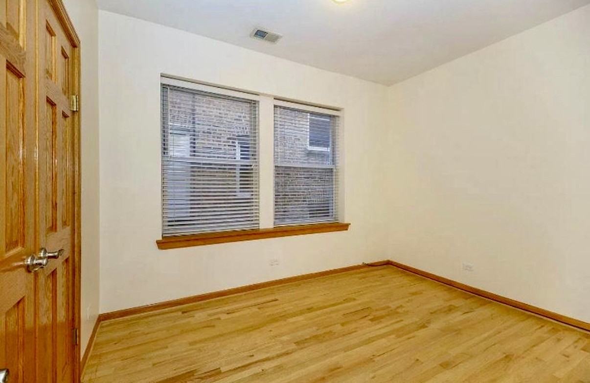 4904 N Drake Ave #2E - Photo 7 of 10