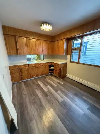 9841 85 Ave Nw - Photo 5 of 19