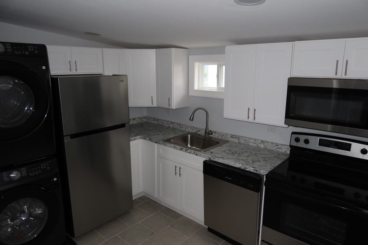 59 E Phillips St #61B - Photo 2 of 11
