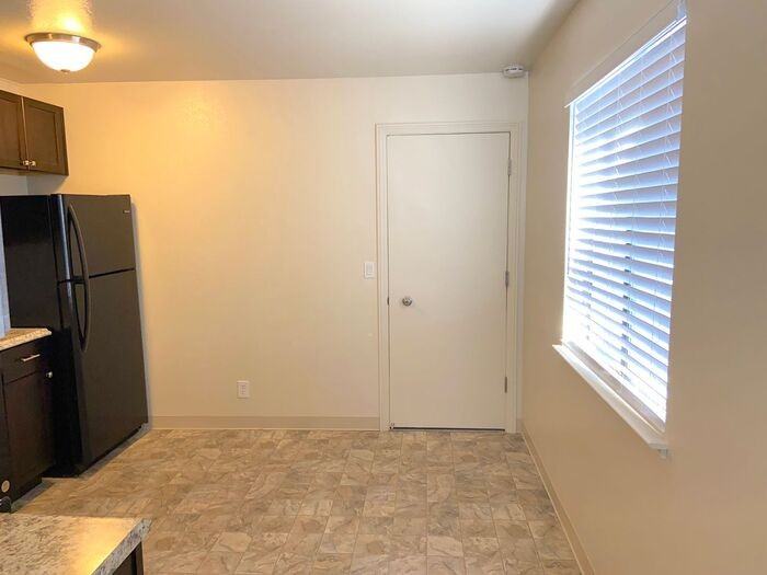 1250 Sutro St #A - Photo 4 of 20