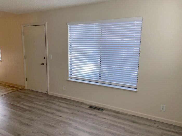 1250 Sutro St #A - Photo 6 of 20