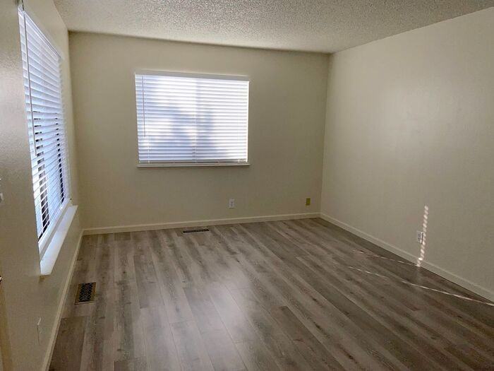 1250 Sutro St #A - Photo 7 of 20