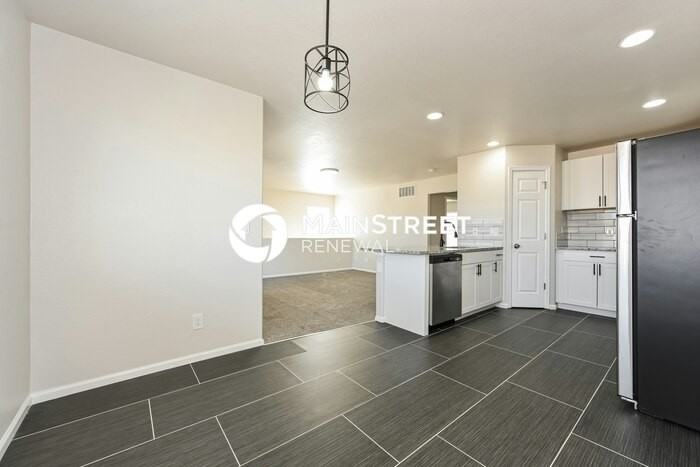 18654 E 46th Pl - Photo 6 of 17