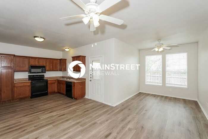 204 Ridgeway Blvd - Photo 5 of 17