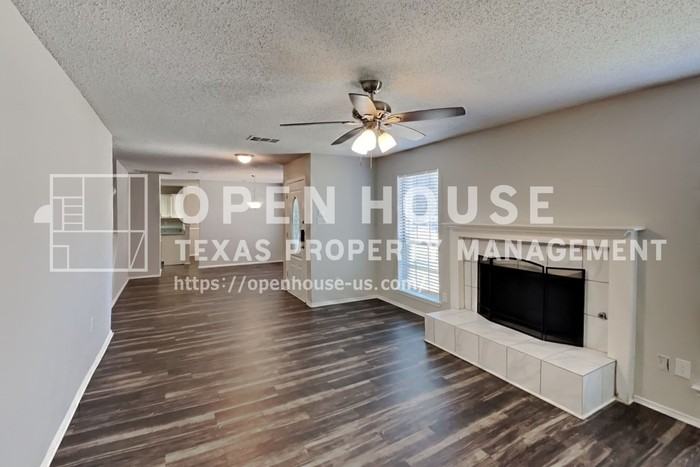 928 Fenimore Dr - Photo 4 of 25