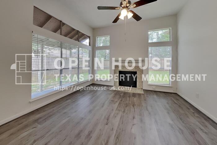 1915 Creston Dr - Photo 4 of 20