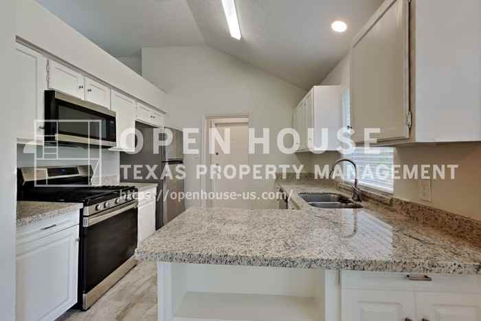 1915 Creston Dr - Photo 7 of 20