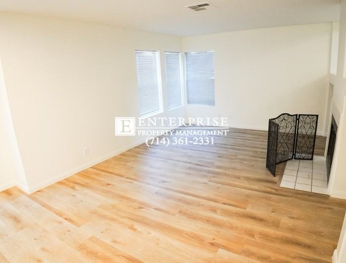 77 Carriage Dr - Photo 4 of 16