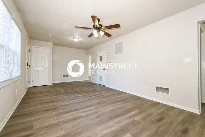 10717 Cambridge Ave - Photo 2 of 15