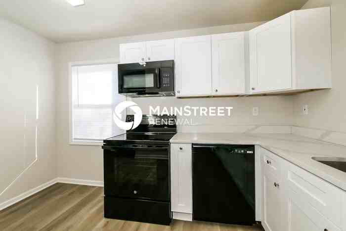 10717 Cambridge Ave - Photo 7 of 15
