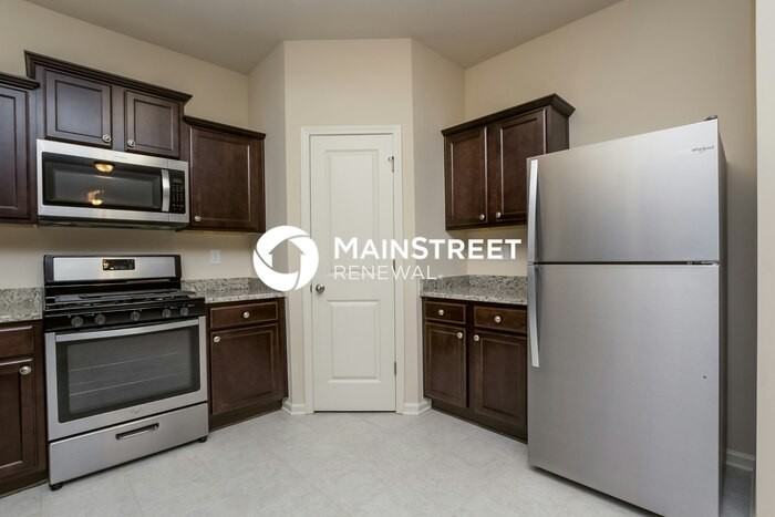 635 Independence Ave - Photo 5 of 15
