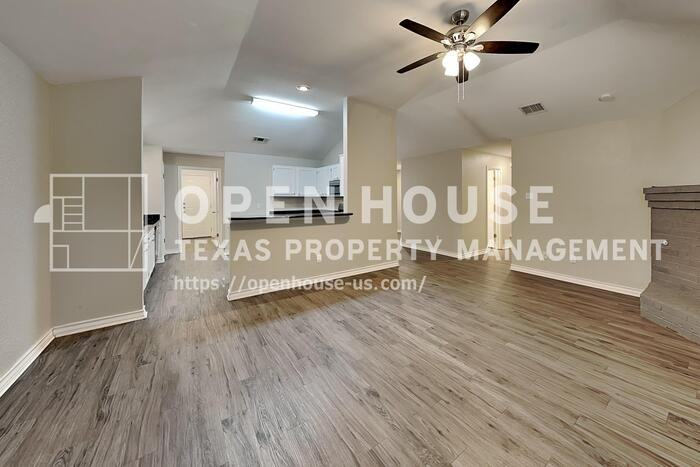 1319 Colony Ct - Photo 4 of 20