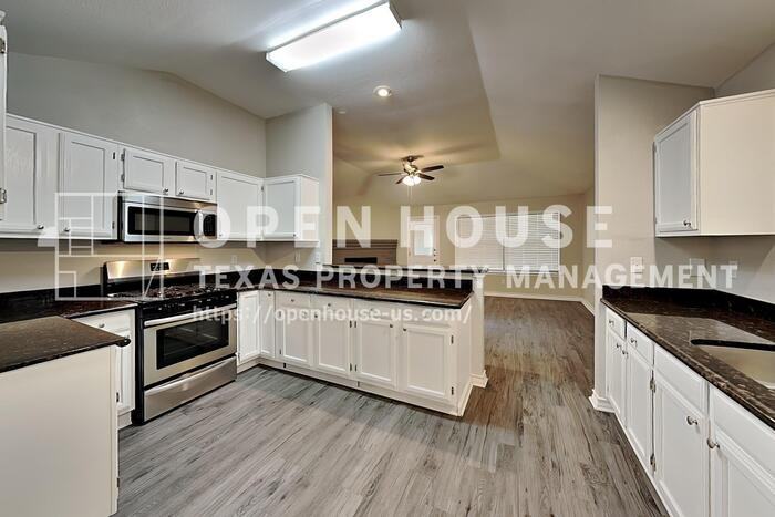 1319 Colony Ct - Photo 6 of 20