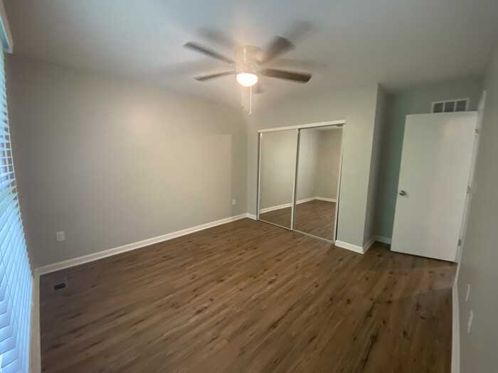 2031 Franklin St #B - Photo 5 of 31