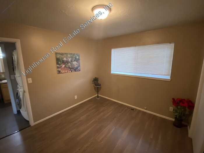 515 W Fern Dr #D - Photo 2 of 11