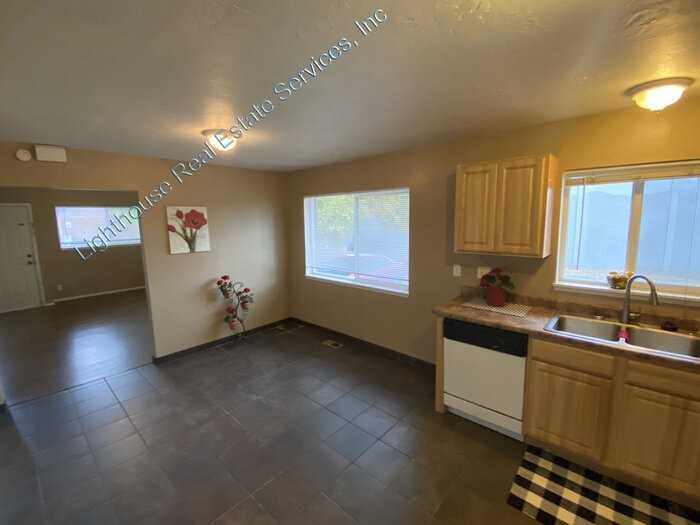 515 W Fern Dr #D - Photo 4 of 11