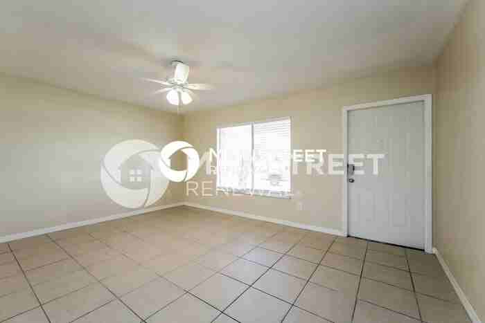5183 Trekell St - Photo 4 of 16