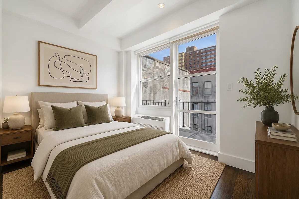 114 Ridge St #3B - Photo 2 of 8
