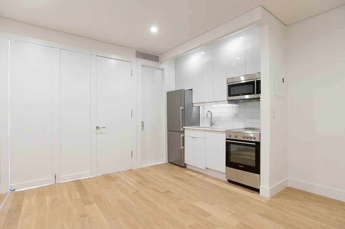 7 Rivington St #3 - Photo 4 of 5