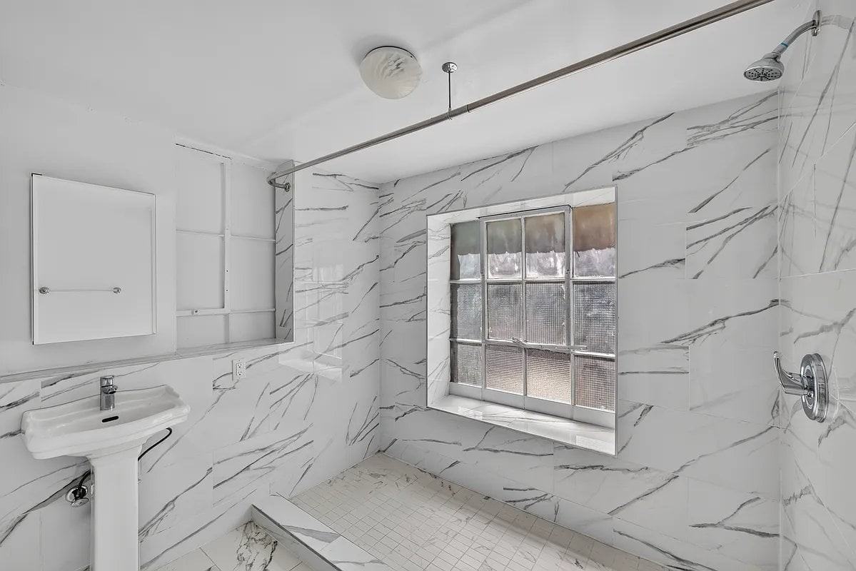 702 Greenwich St #1 - Photo 6 of 8
