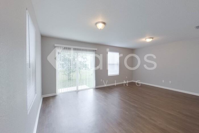 1319 Mull St - Photo 5 of 24