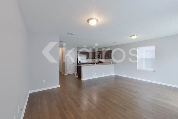 1319 Mull St - Photo 6 of 24