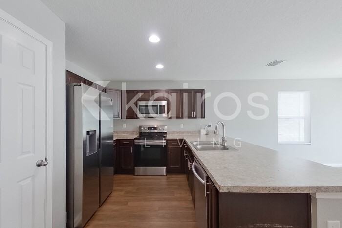 1319 Mull St - Photo 7 of 24
