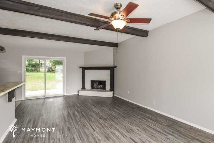 232 Pinewood Dr - Photo 4 of 15