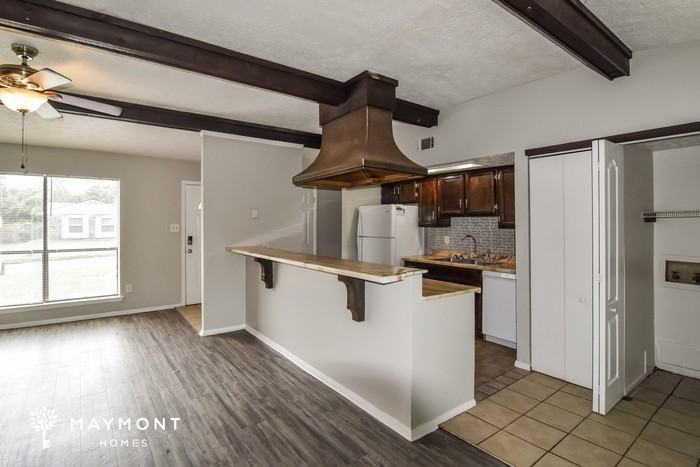 232 Pinewood Dr - Photo 6 of 15