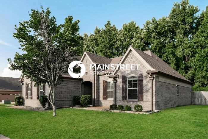 5398 Meadowbriar Trl - Photo 2 of 19