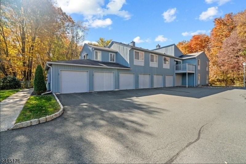 51 Drake Ln