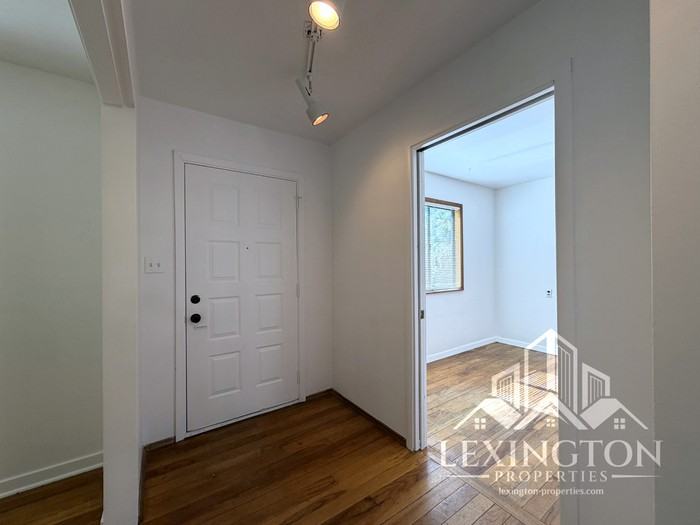 3561 David Way - Photo 5 of 25